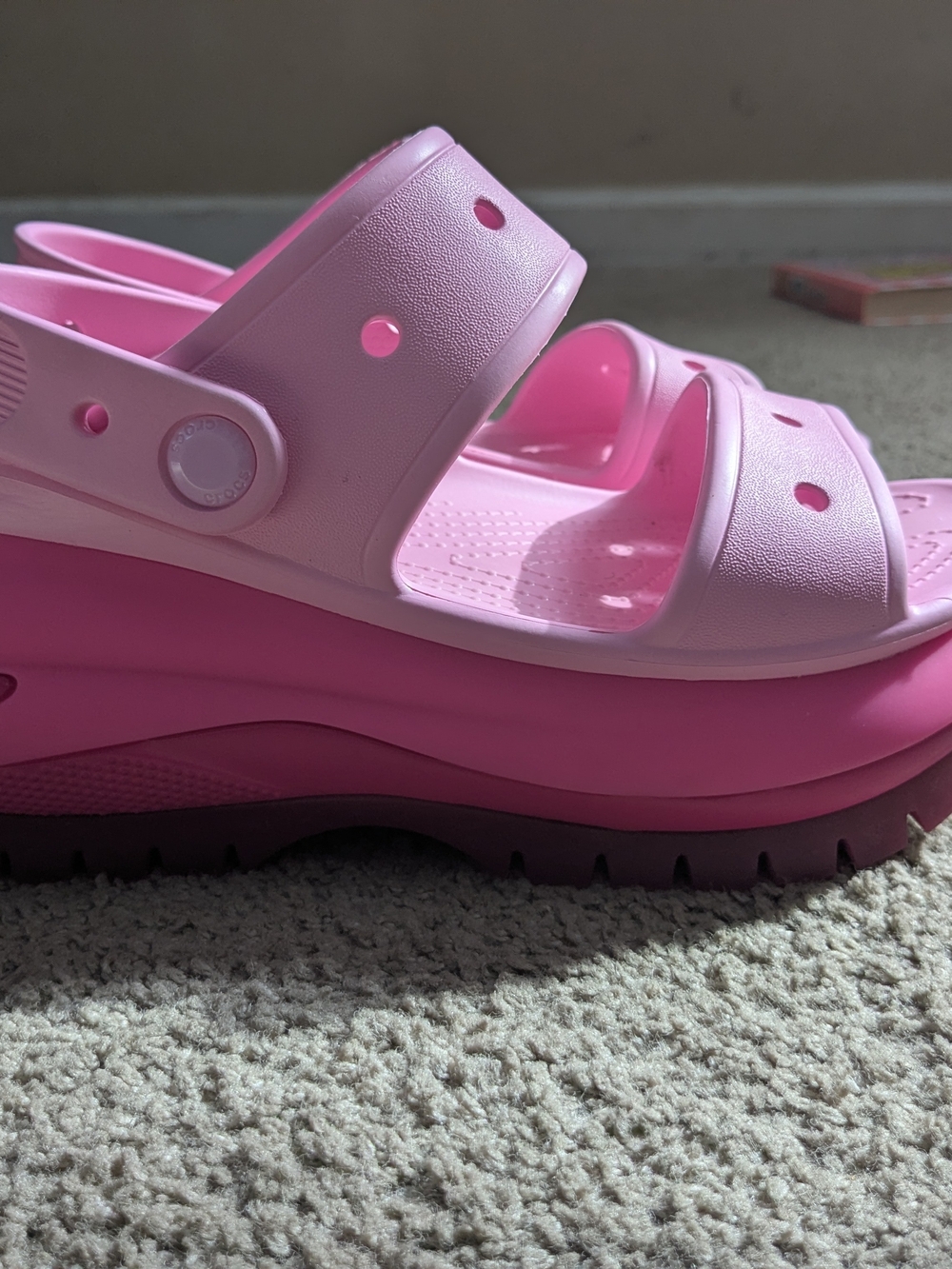 Crocs Mega Crush Sandals Size 6 Fits Like 7